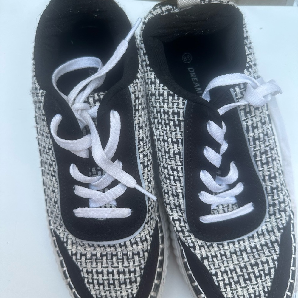 Black & White Woven Women's Casual Sneakers